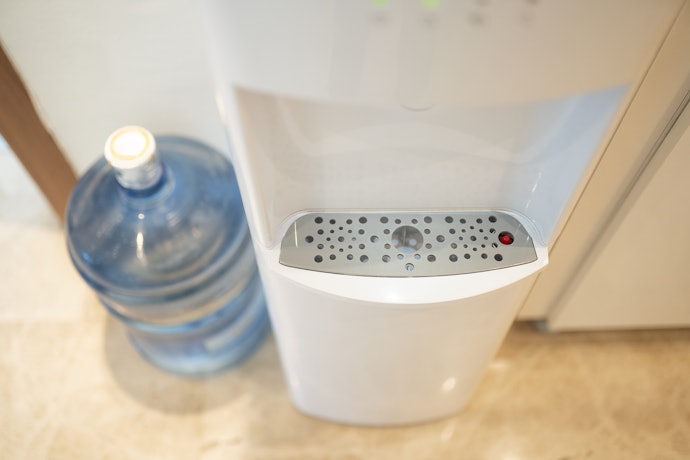 桶裝水飲水機如何維修保養?