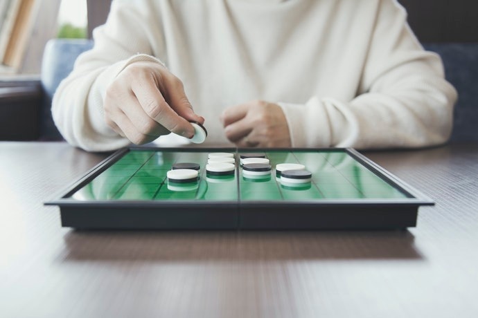 黑白棋魅力在於「知易行難」