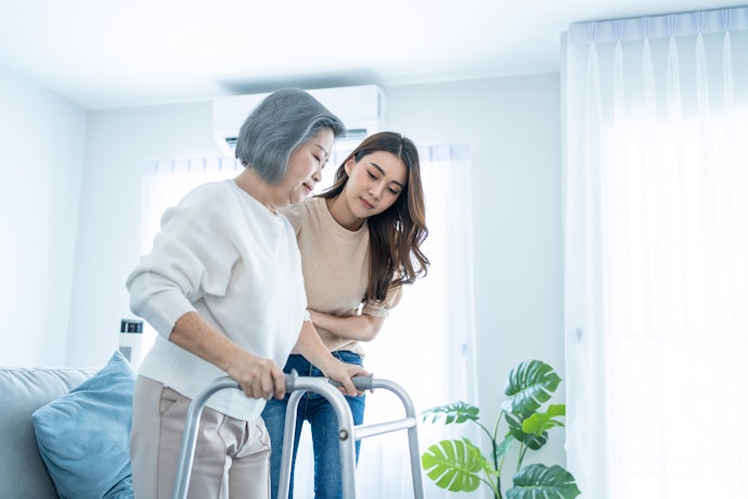 符合身份條件與輔具認定即有拐杖椅補助!最高可到500元