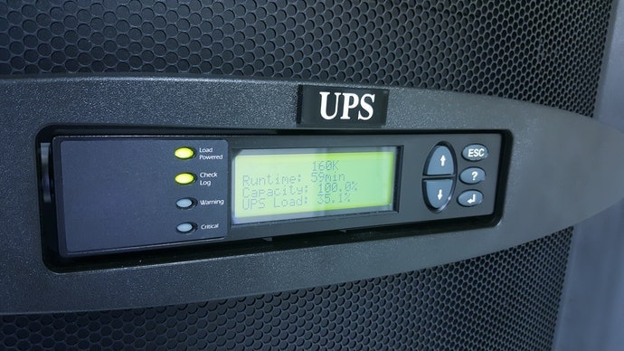 UPS不斷電系統保留關機與存檔時間,更能保護設備!