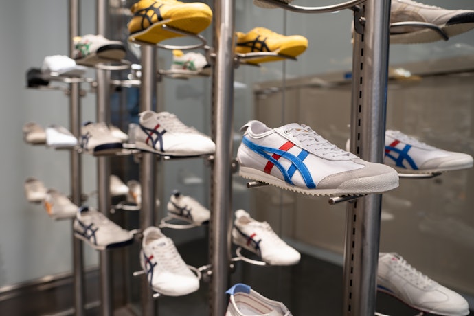 Onitsuka Tiger鬼塚虎鞋子為什麼掀起熱潮?與ASICS亞瑟士有什麼關係?