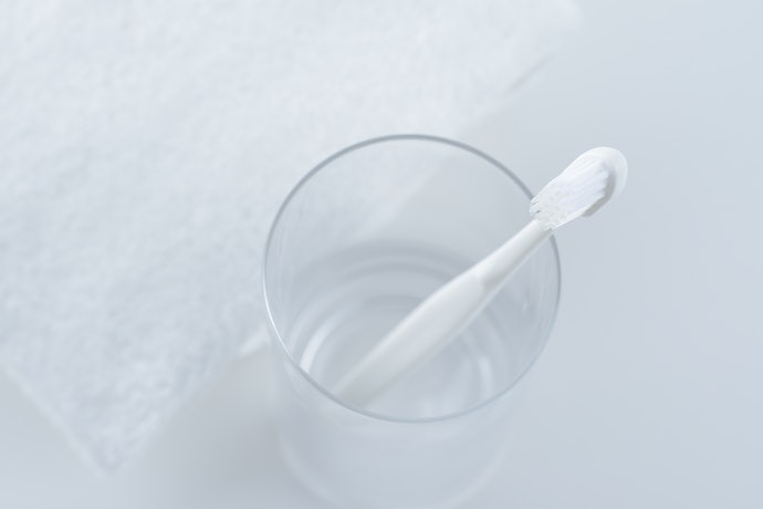 不可忽略漱口杯的清潔