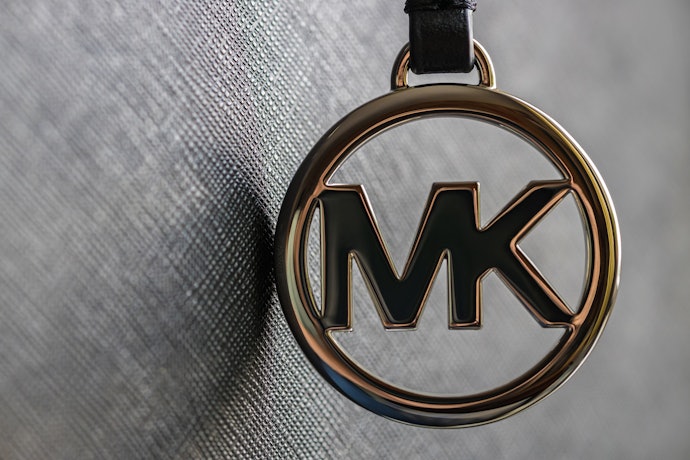 認識價格親民又充滿都會時尚感的Michael Kors