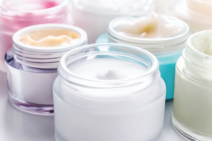 臉部乳液跟乳霜有什麼差別?應該用哪種?