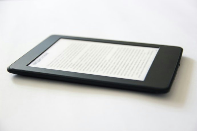 該買電子書閱讀器還是平板、iPad?