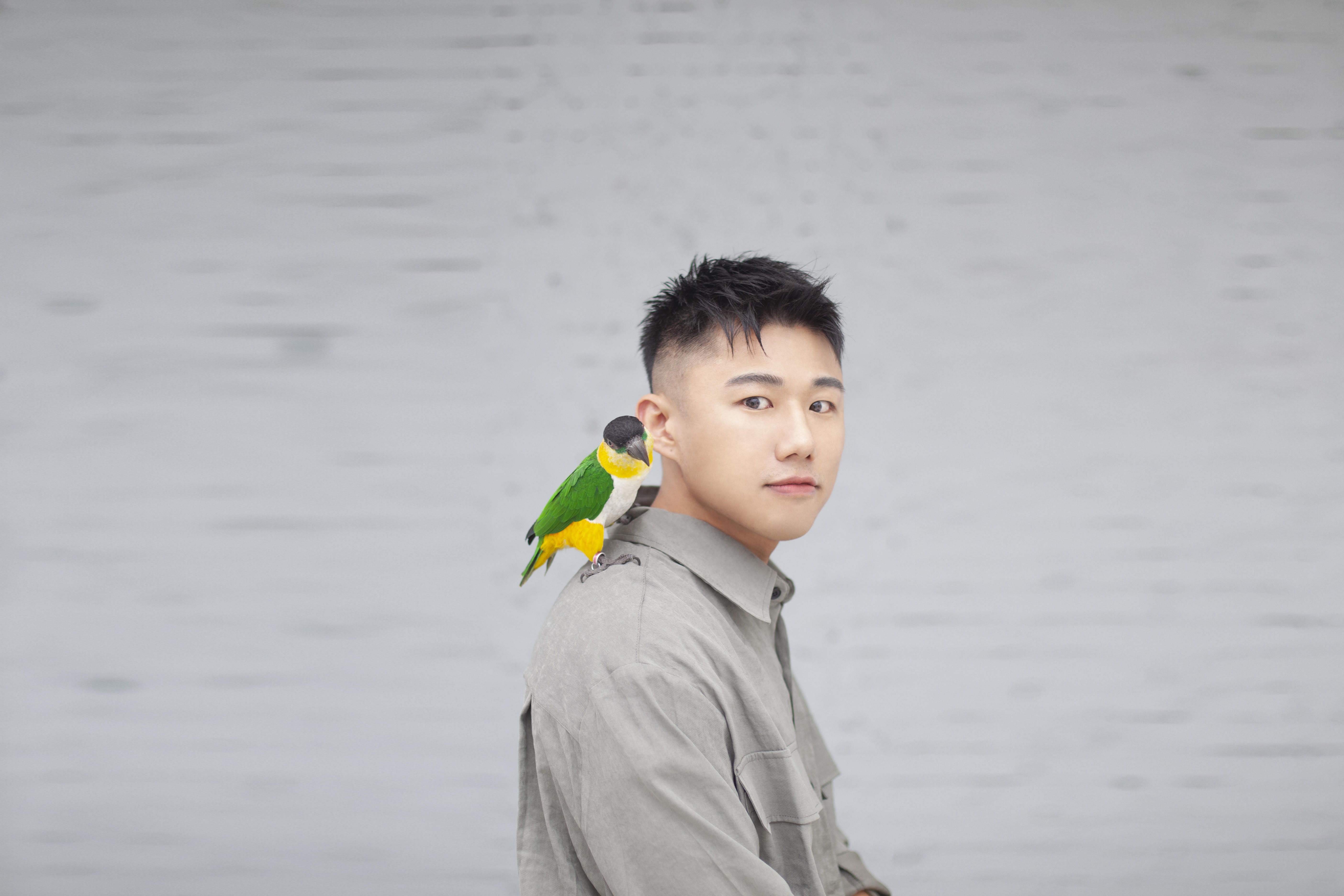 動物訓練師推薦8款飼養鸚鵡好物		