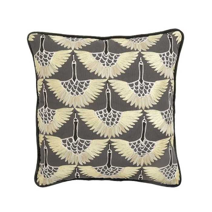 Nordal 飛鶴刺繡靠枕 Translation missing: zh-TW.activerecord.decorators.item_part_image/alt