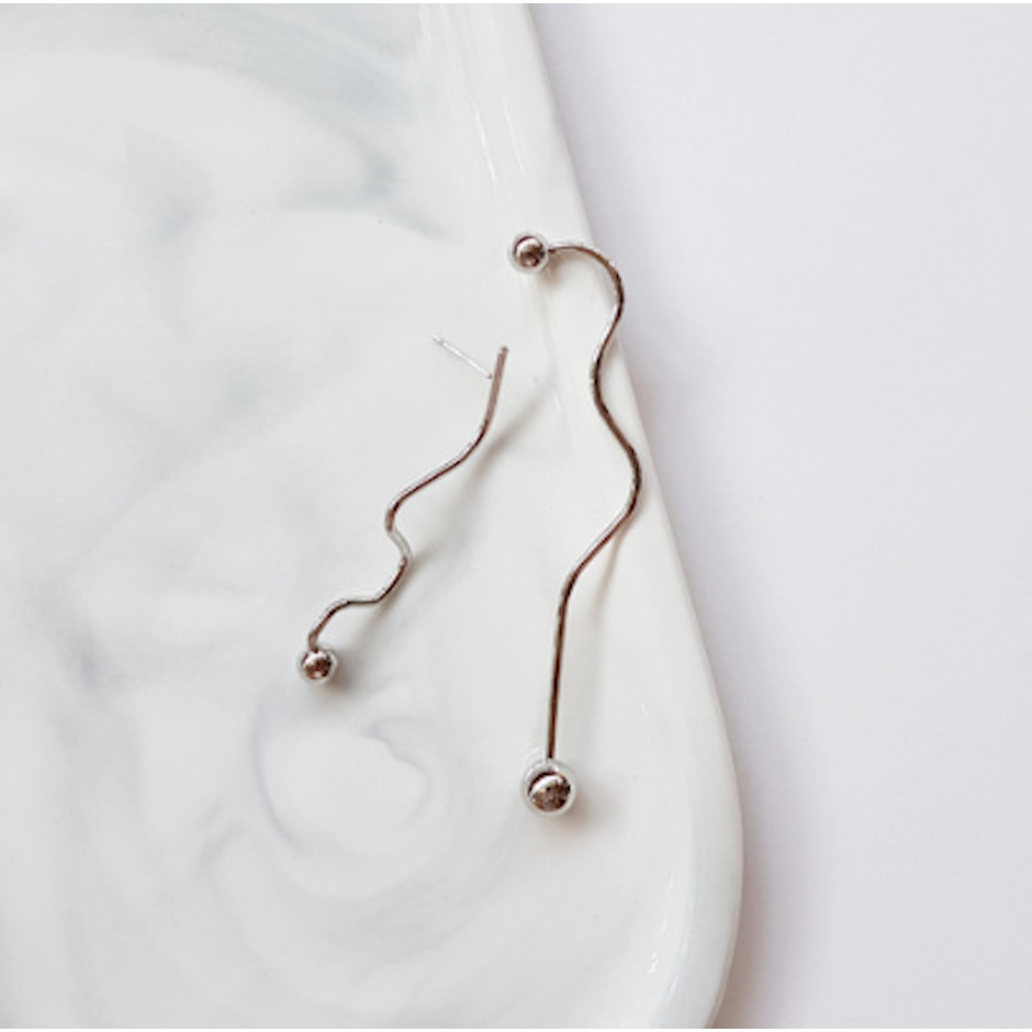 silver wave earrings Translation missing: zh-TW.activerecord.decorators.item_part_image/alt