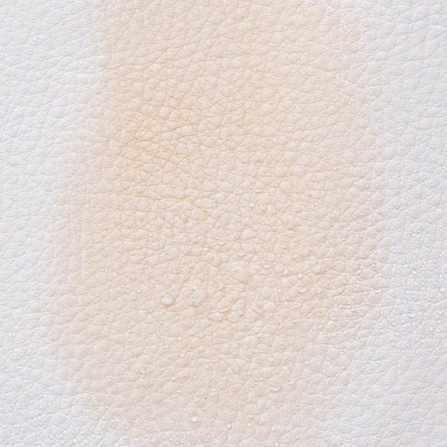 LUNASOL 水潤光粉底液 6