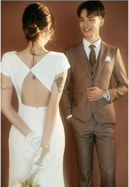 新娘結婚戶外拍照登記領證露背禮服 2