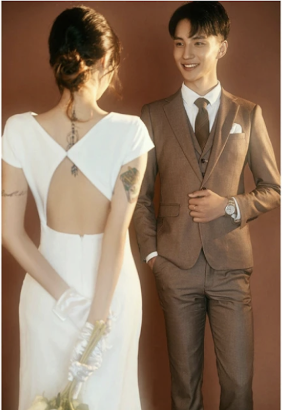 新娘結婚戶外拍照登記領證露背禮服 2