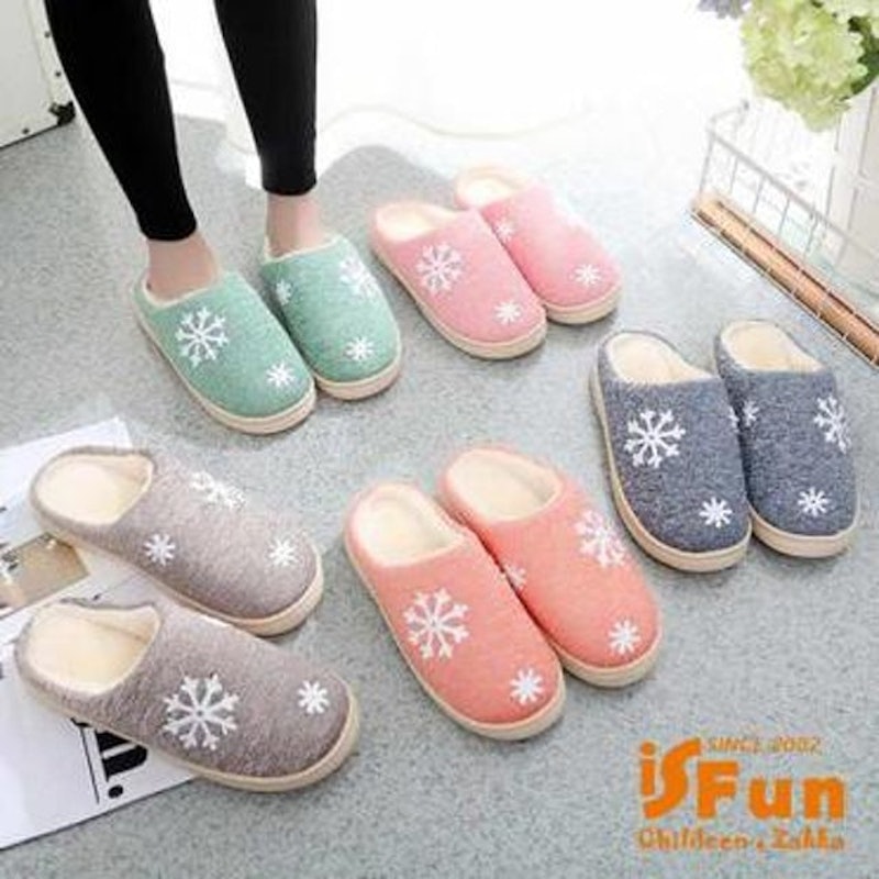 6. iSFun 冬戀雪花保暖室內拖鞋 1