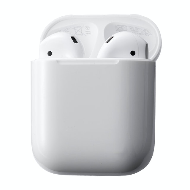 AirPods 搭配無線充電盒 3