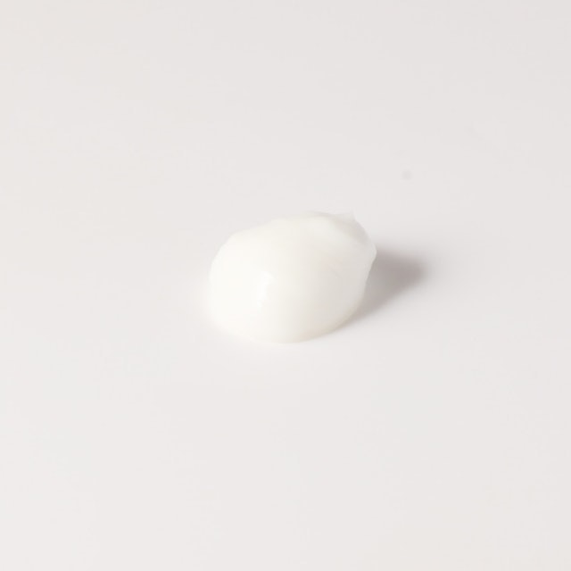 無瑕毛孔飾底乳 3