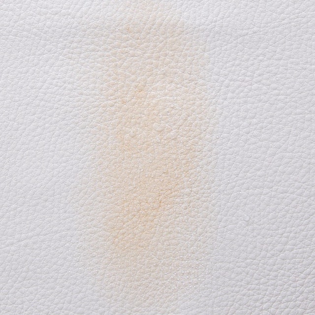 輕透持久粉底液 5