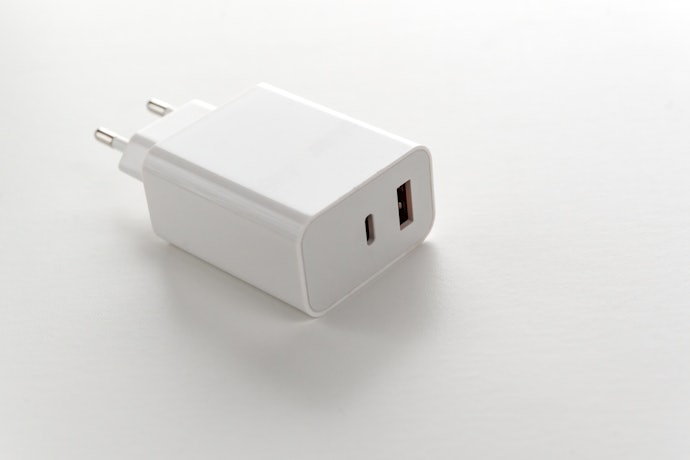選擇PD 3.2、QC 5.0以上版本,極速快充仍需搭配原廠設備