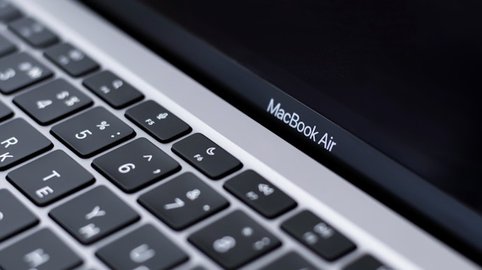 學生、文書工作MacBook Air就夠用!追求效能再看MacBook Pro