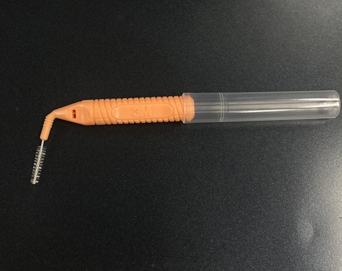 可彎折成L型刷頭,清潔零死角