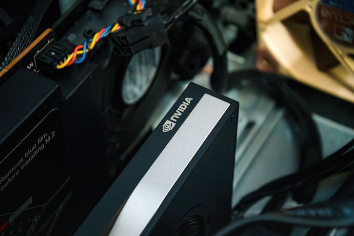 優先選NVIDIA,只玩遊戲才考慮AMD
