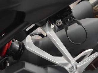 確認與機車的兼容性及安裝位置