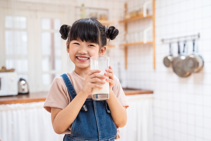 小朋友喝要注意每日奶製品攝取量,12歲以下以無糖款為佳