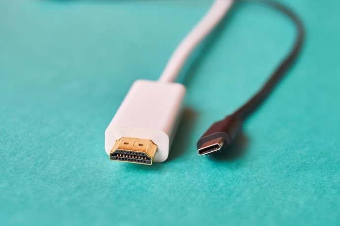 連接埠HDMI、Type-C都要有