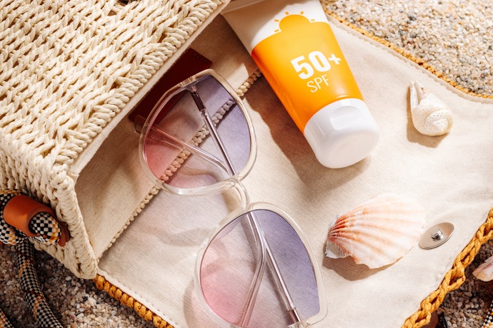 長時間戶外活動以防曬係數SPF50、PA++++為佳
