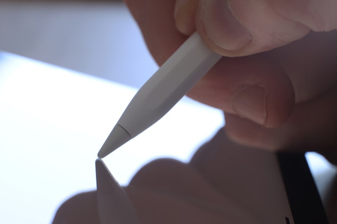 細筆尖適合繪圖,若是Apple Pencil可更換筆頭種類較多