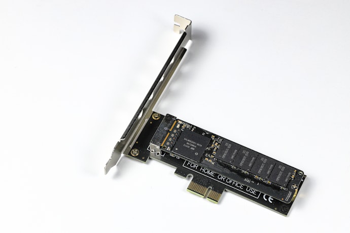 以CPU四核心+8GB記憶體為基準