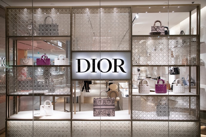 率先掌握2024秋季最新潮流非Dior Jolie莫屬