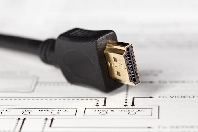 連接孔越多越好,搭配PS5要有HDMI 2.1或DP 1.4