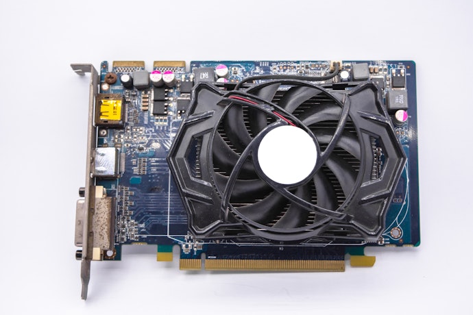 以Core Ultra 5處理器+RTX 40系列顯卡為標準規格