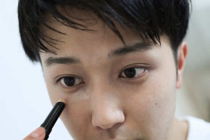 男士用遮瑕膏可預防浮粉