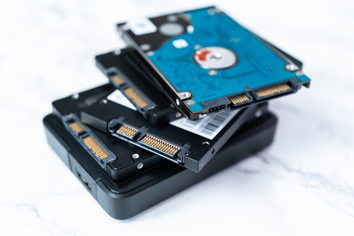 從M.2 SSD Gen 4開始選,尺寸則取決於設備要求