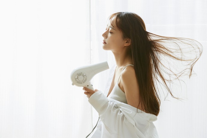 負離子是最低標準,配有「主動補水」、「水離子/奈米離子」更加分