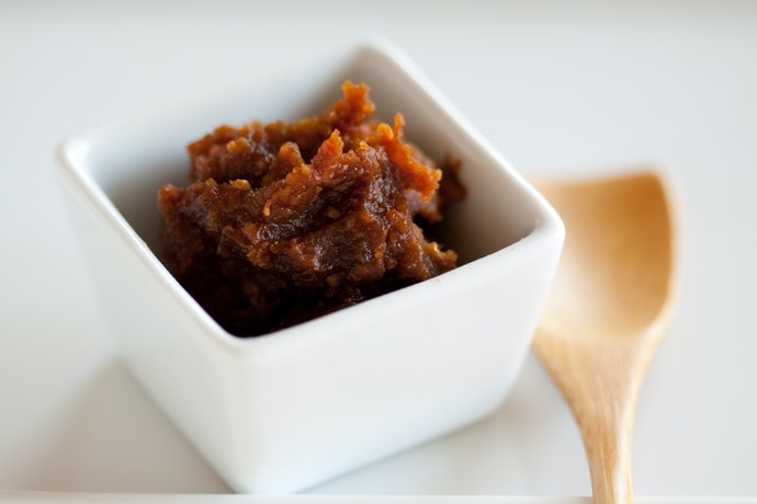 想感受顆粒口感適合保留麴菌與豆渣的粗糙磨製味噌