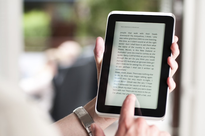 Kindle與Kobo翻頁速度表現明顯較佳,推薦給重視翻頁速度者