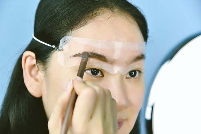 適合初學者的「免手持畫眉器」