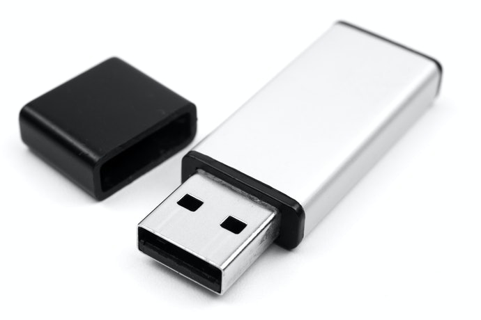 留意能否支援 USB、CD、DVD 等其他影音媒體