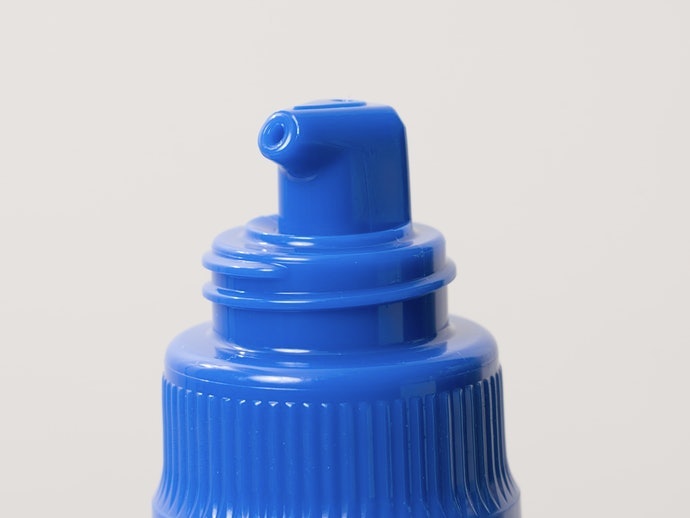 易於噴灑馬桶內緣的噴嘴設計