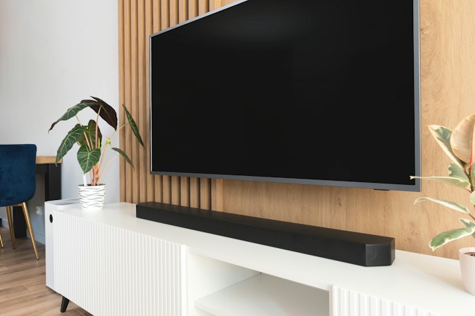 預算10萬以下選Soundbar,30萬以上才考慮多件式音響