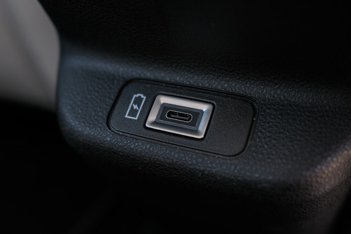 供電接頭以USB Type-C最通用