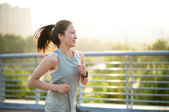 若以增肌為目標,蛋白質以每公斤體重1.6~1.8公克為標準