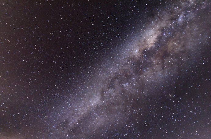想嘗試星空攝影,請選擇大光圈魚眼鏡頭