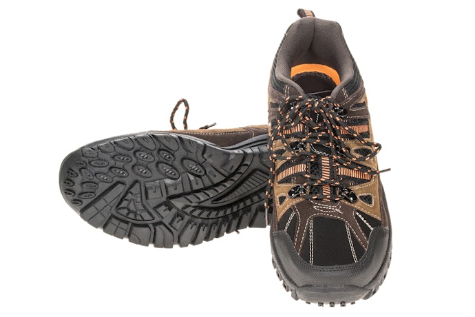 選Vibram、Megagrip大底才有足夠的止滑抓地能力