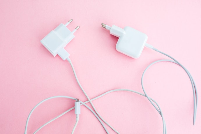 戶外使用以免插電+12小時續航為主