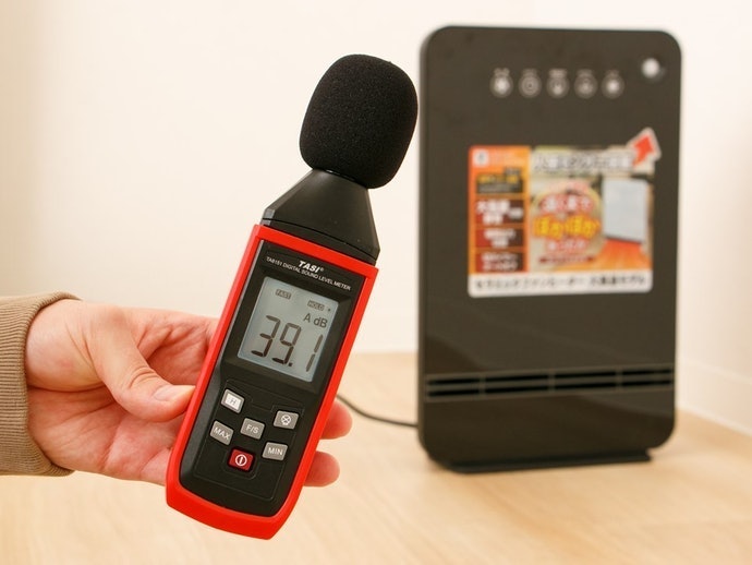 【實測結果】部分商品即便為低轉速仍有高分貝噪音;而「YAMAZEN山善」的靜音模式幾乎無運轉聲