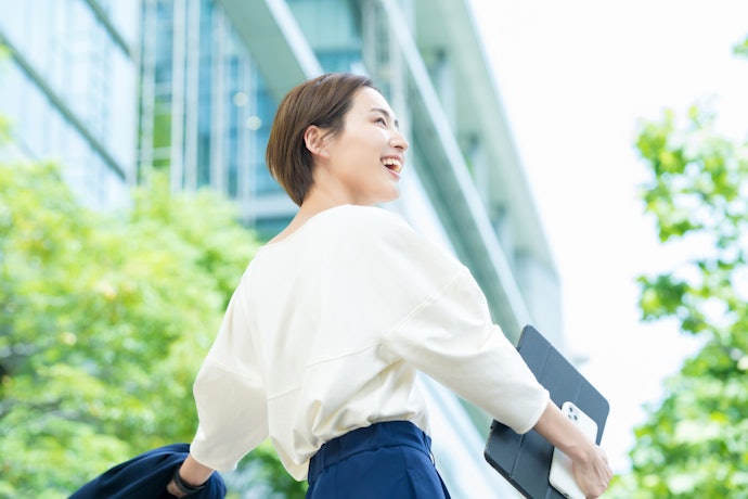 持妝:減少脫妝或底妝乾紋的狀況