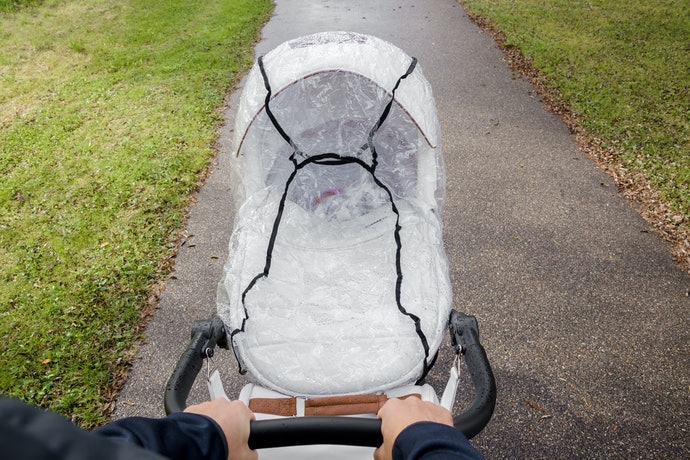 和推車同款的雨罩利於輕鬆拆裝