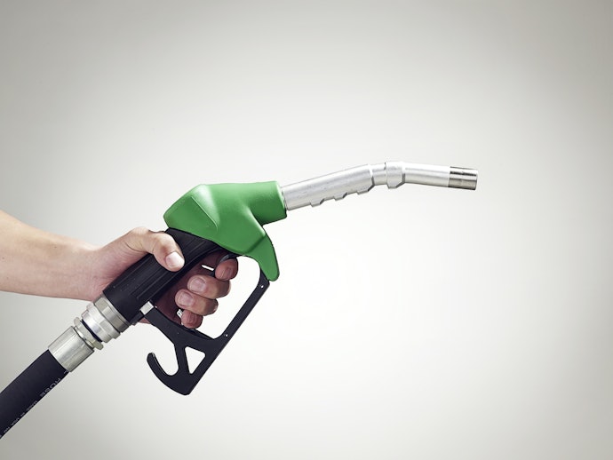 燃油式發電機:柴油型一般非家用,汽油型適合露營